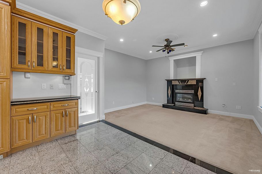 3311 E 44th Avenue Vancouver, BC - 8