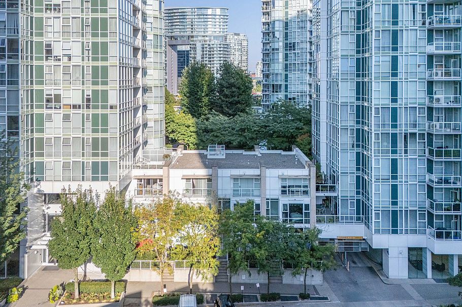 133 Aquarius Mews Vancouver, BC - 33