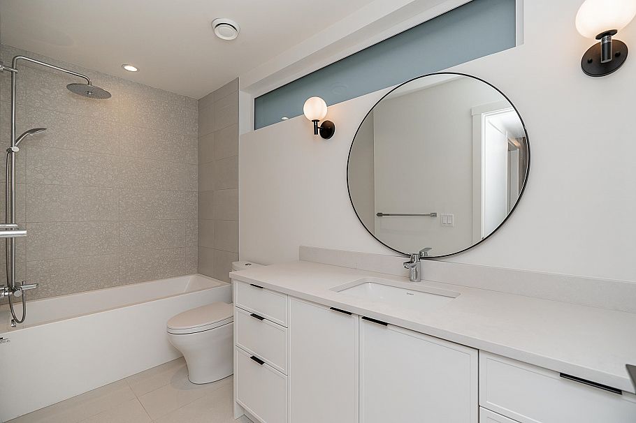 6840 Oak Street Vancouver, BC - 12