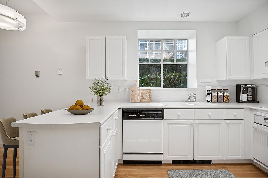 43 5880 Hampton Place Vancouver, BC - 5