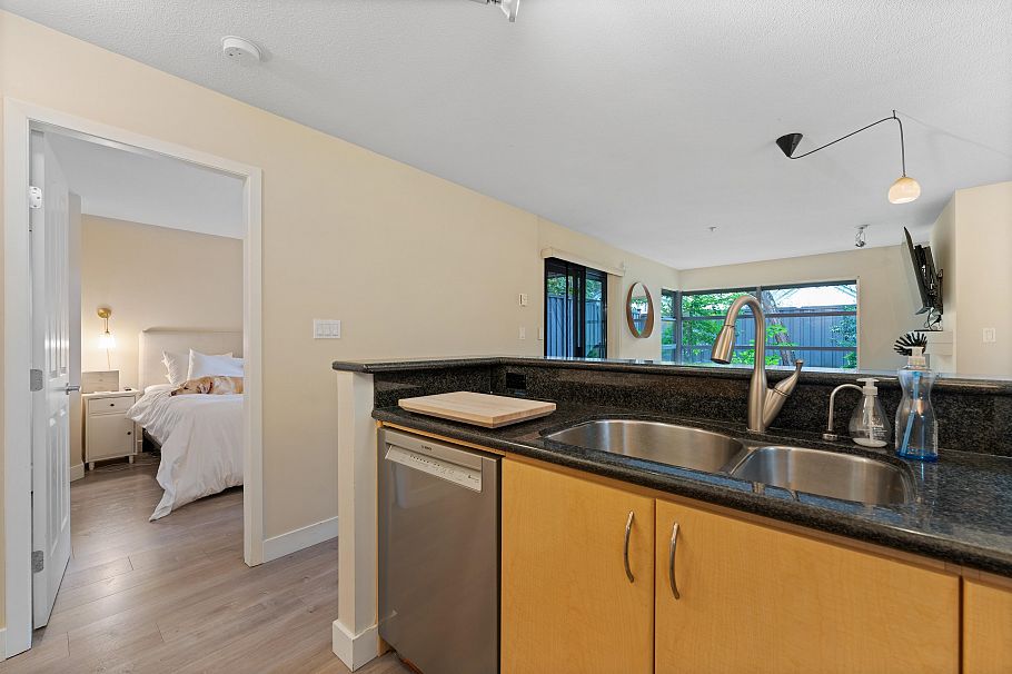 102 3083 W 4th Avenue Vancouver, BC - 16