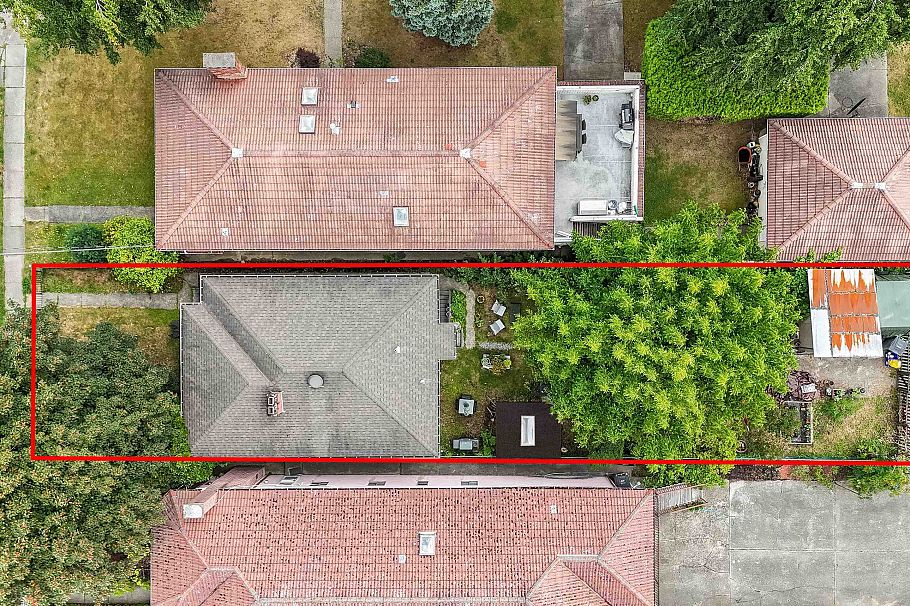 1688 E 29th Avenue Vancouver, BC - 29