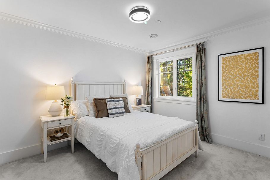 3895 W 23rd Avenue Vancouver, BC - 24