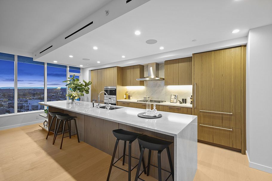 3503 1335 Howe Street Vancouver, BC - 4