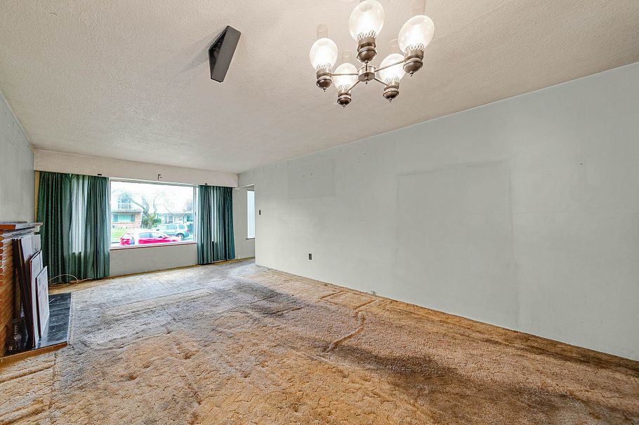 5284 Slocan Street Vancouver, BC - 13