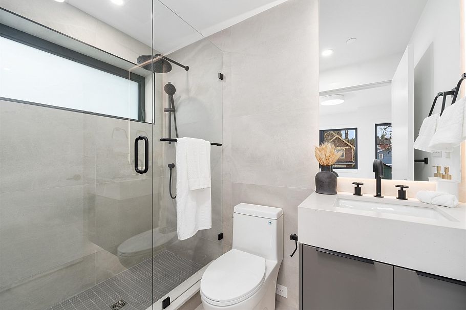 1 3118 Windsor Street Vancouver, BC - 17