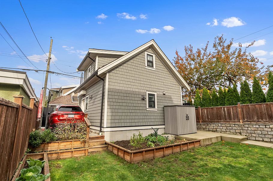 2699 E 7th Avenue Vancouver, BC - 31