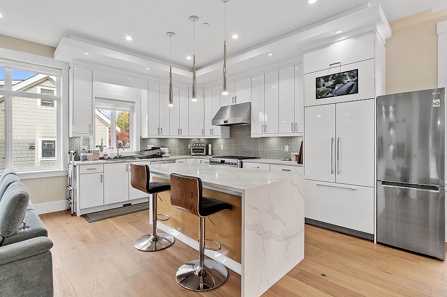 2699 E 7th Avenue Vancouver, BC - 5