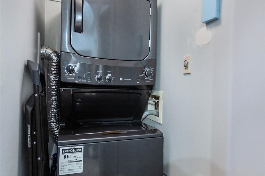 25 1863 Wesbrook Mall Vancouver, BC - 15