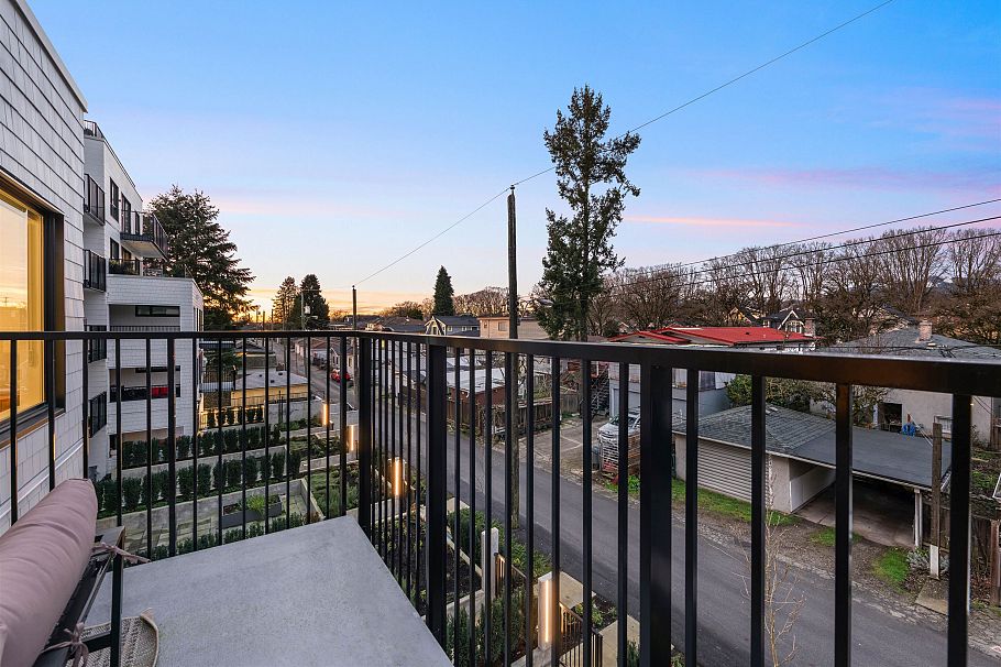 203 2235 E Broadway Vancouver, BC - 14