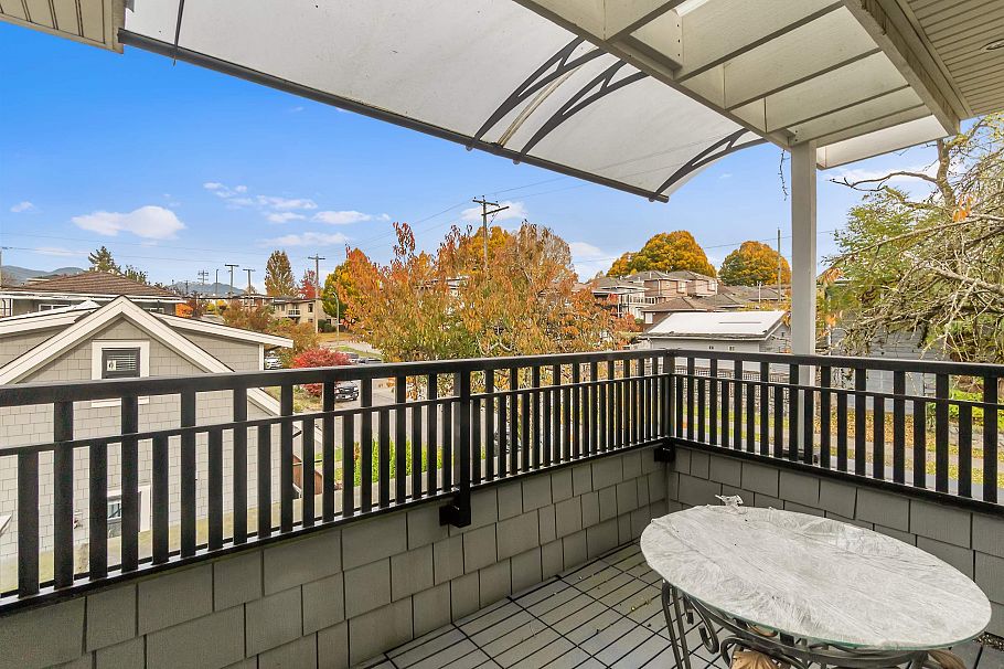 2699 E 7th Avenue Vancouver, BC - 20