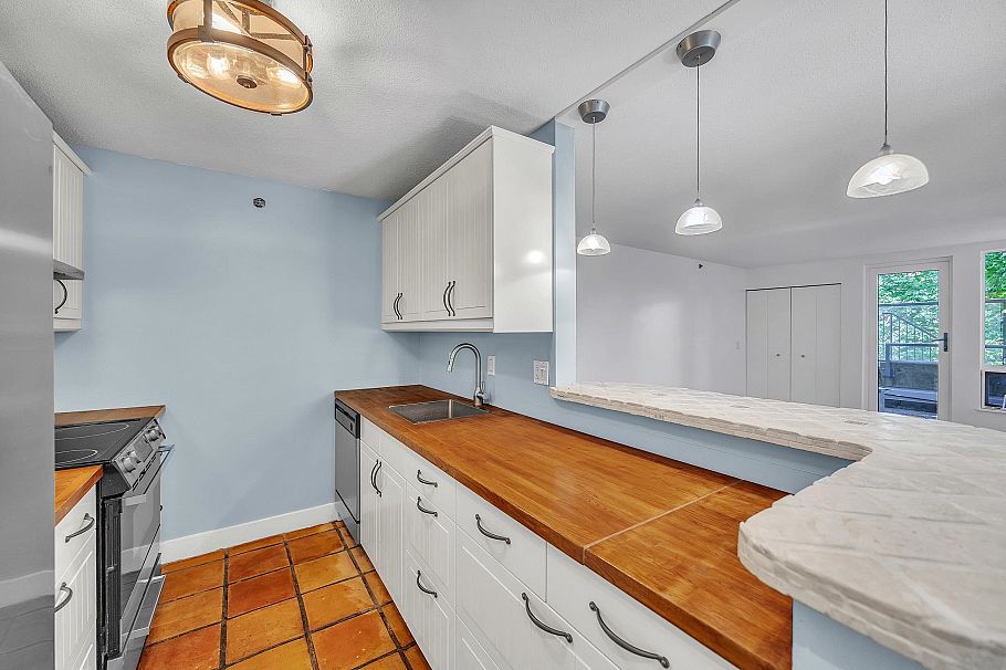 28 1345 W 4th Avenue Vancouver, BC - 6