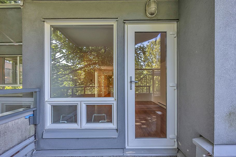 28 1345 W 4th Avenue Vancouver, BC - 28