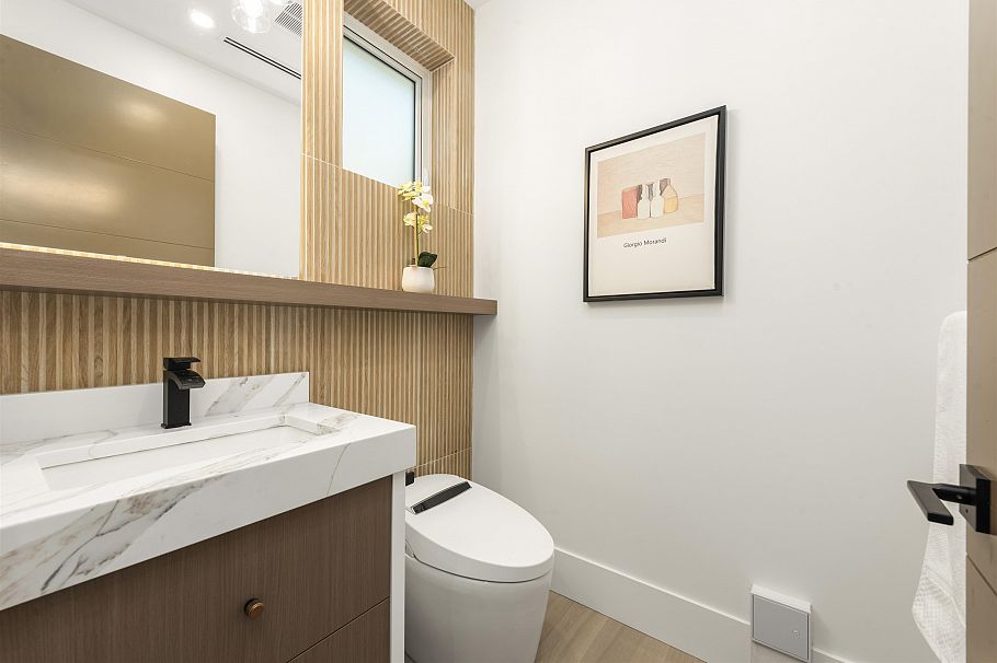 1 847 E 10th Avenue Vancouver, BC - 15