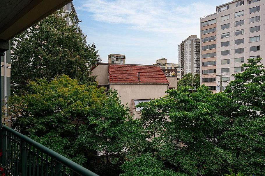 304 1928 Nelson Street Vancouver, BC - 32