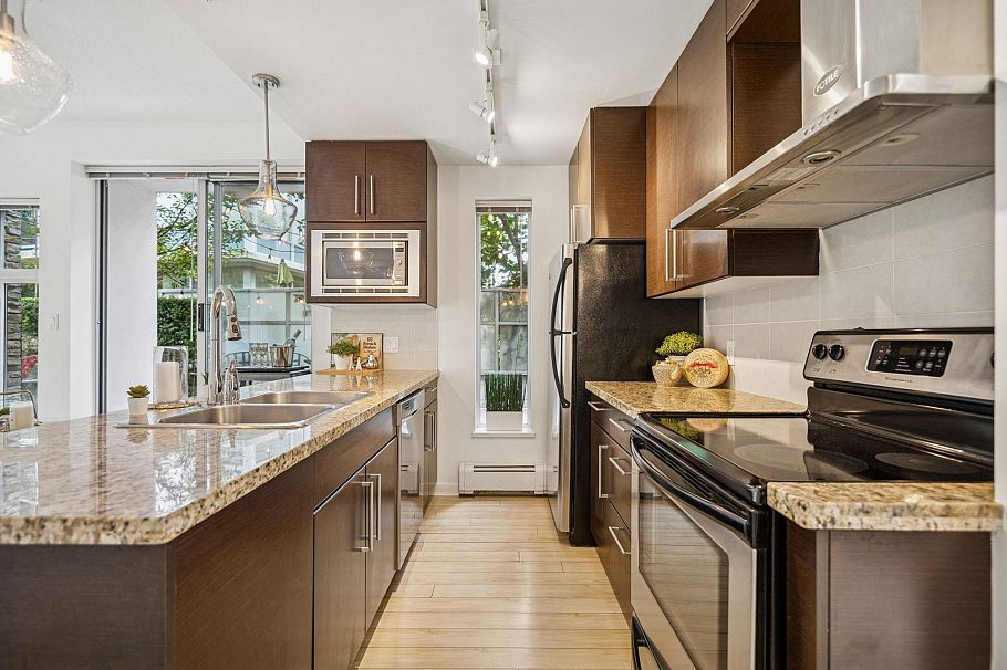 239 188 Keefer Place Vancouver, BC - 9