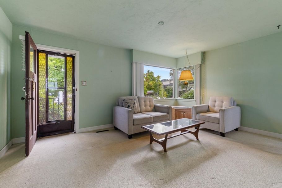 4805 Inverness Street Vancouver, BC - 5