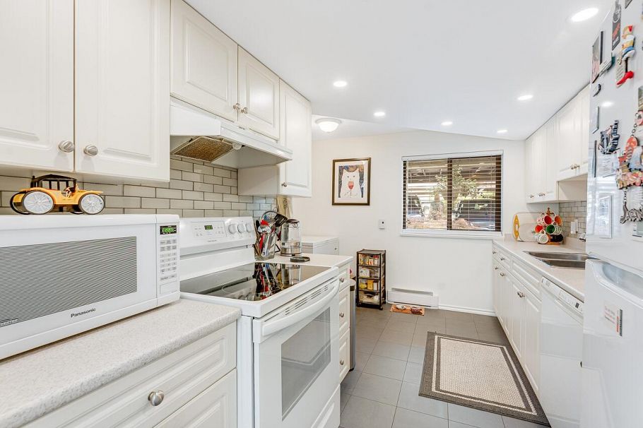 8132 Laval Place Vancouver, BC - 7