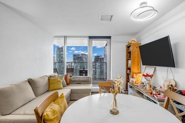 1480 Howe Street Vancouver, BC - 12