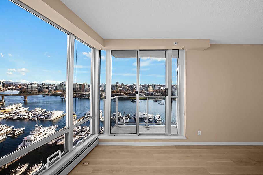 1601 1228 Marinaside Crescent Vancouver, BC - 3