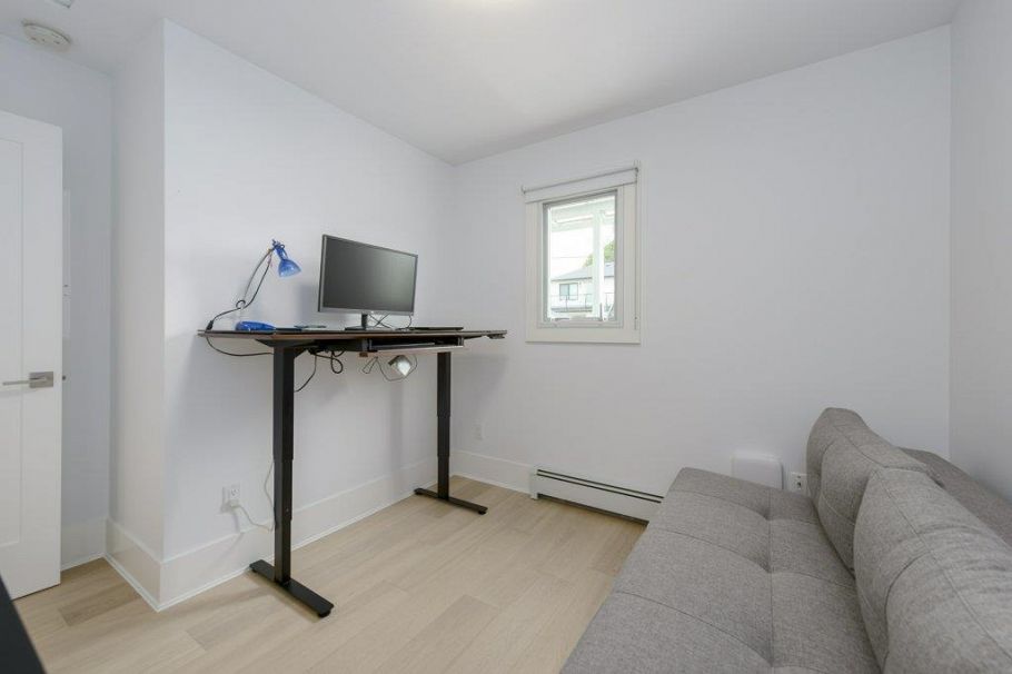 5051 Sherbrooke Street Vancouver, BC - 20