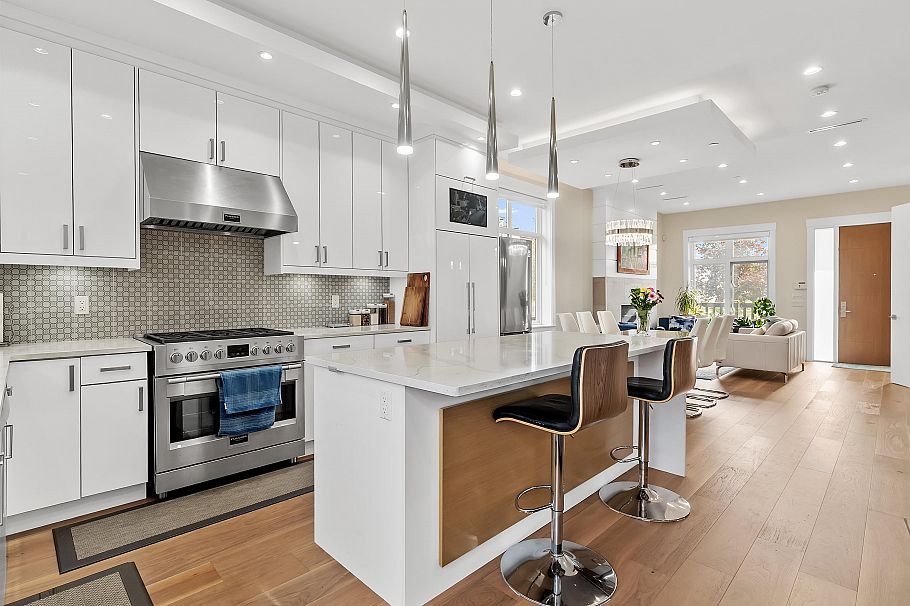 2699 E 7th Avenue Vancouver, BC - 7