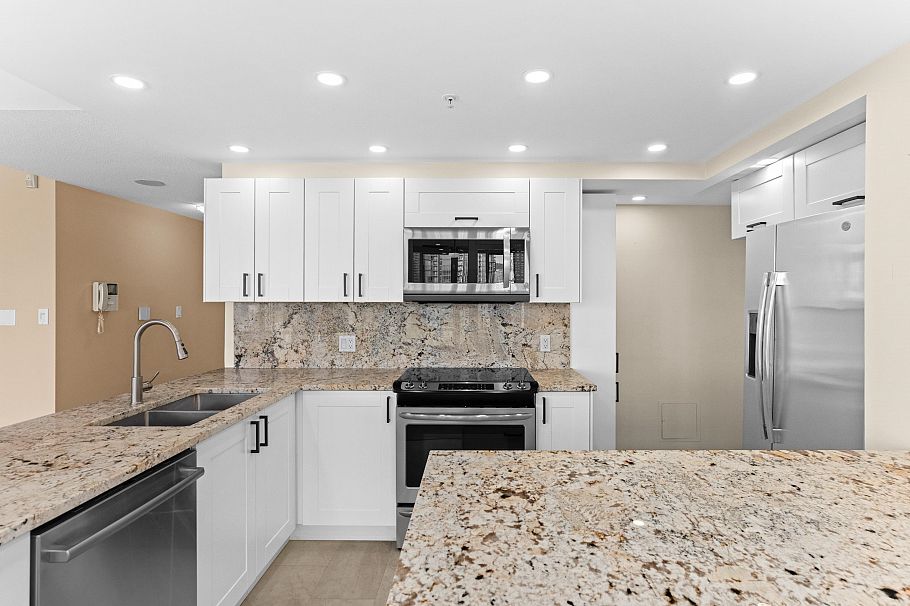 1601 1228 Marinaside Crescent Vancouver, BC - 10