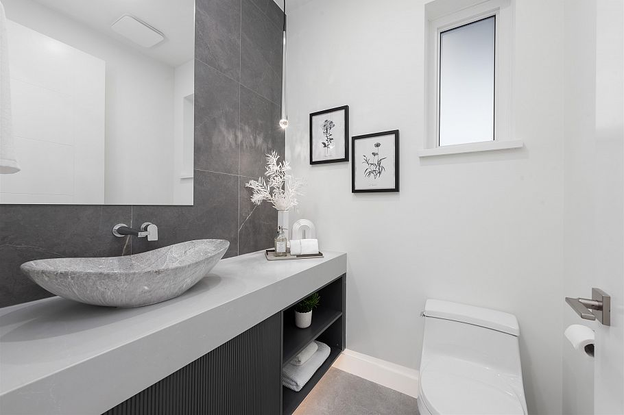 2 2750 W 19th Avenue Vancouver, BC - 17