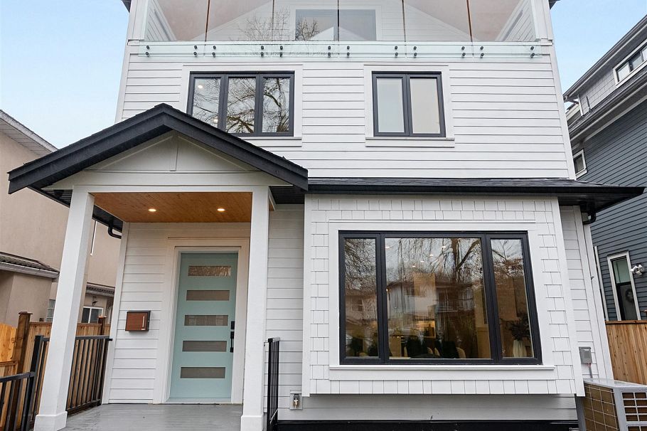 1 1822 E 14th Avenue Vancouver, BC - 2