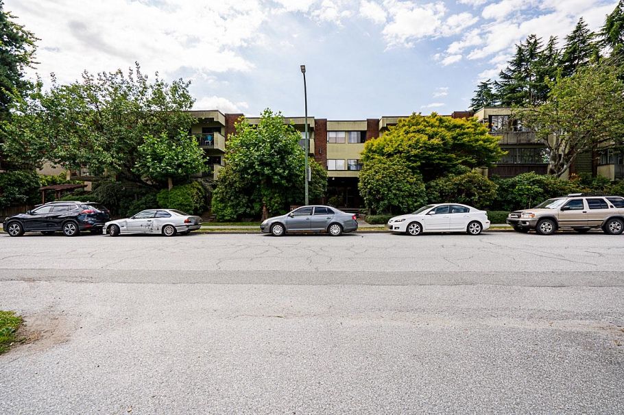 304 1420 E 7th Avenue Vancouver, BC - 4