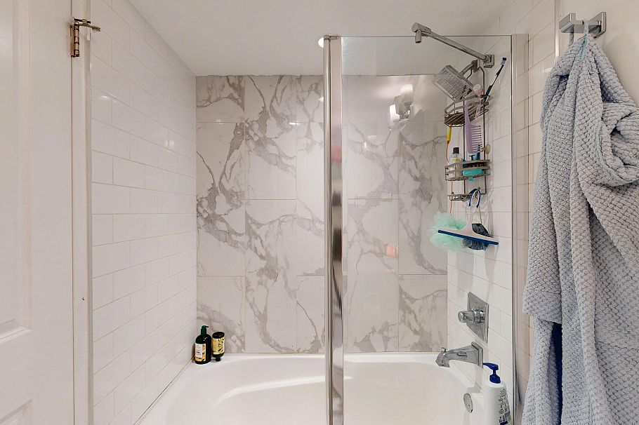 201 2222 Prince Edward Street Vancouver, BC - 21