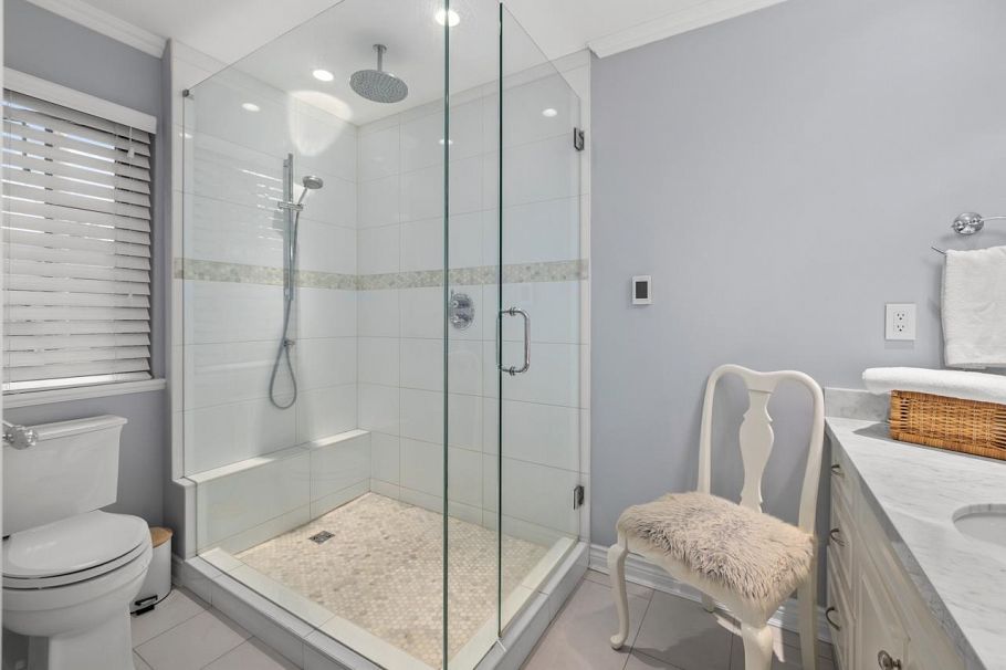 3135 Sunnyhurst Road North Vancouver, BC - 23