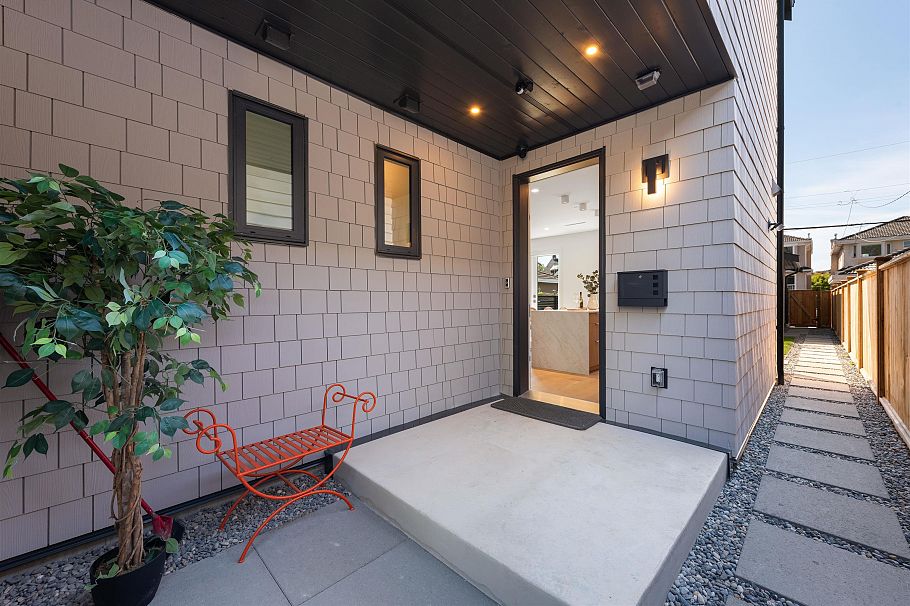 2 2750 W 19th Avenue Vancouver, BC - 37