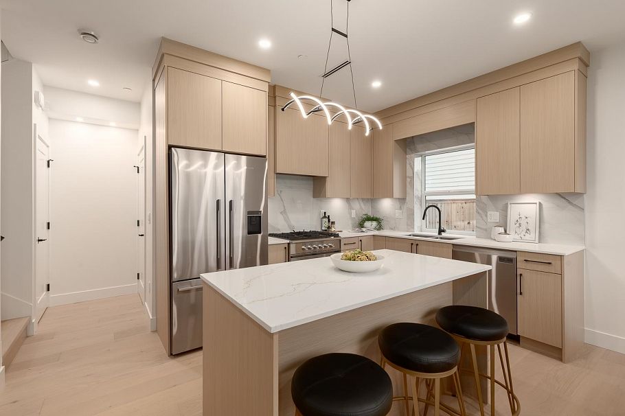 1 3508 E Pender Street Vancouver, BC - 8