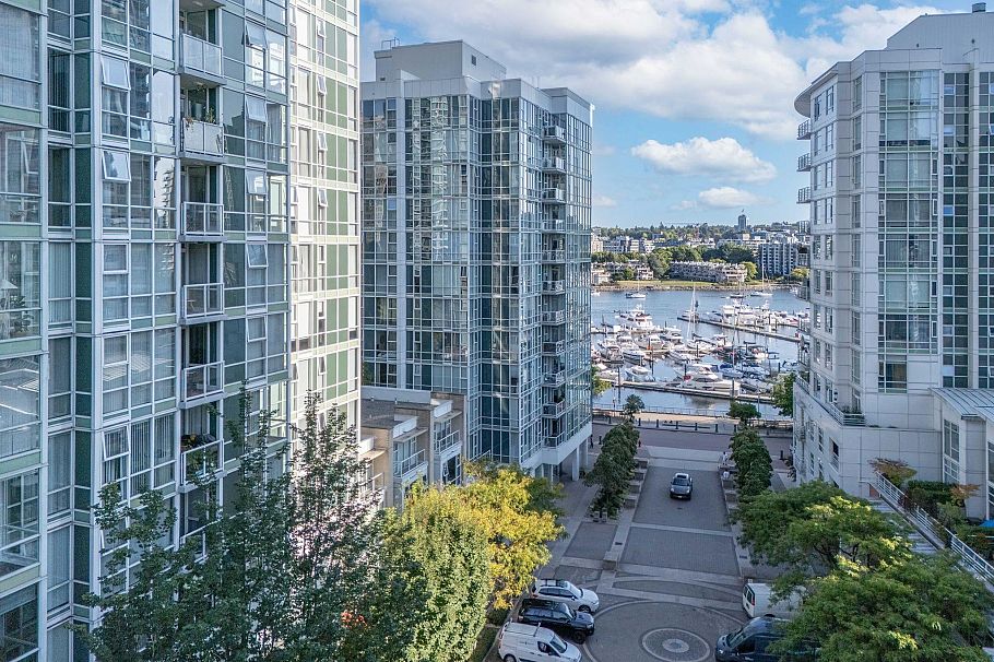 133 Aquarius Mews Vancouver, BC - 34