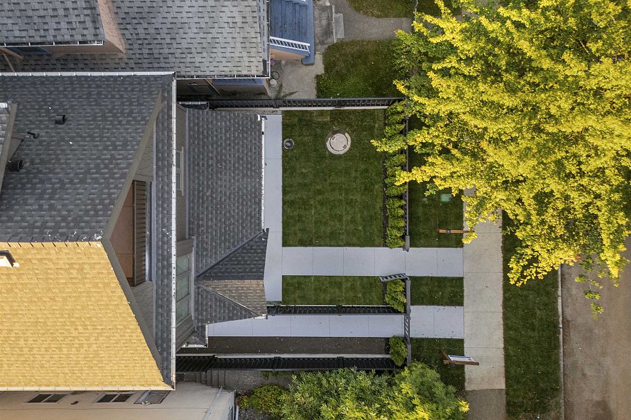 1 847 E 10th Avenue Vancouver, BC - 34