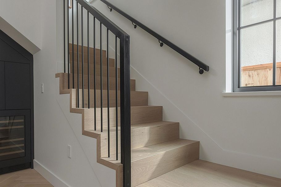 1 240 E 37th Avenue Vancouver, BC - 12