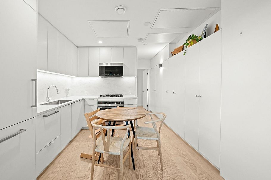 107 650 E 2nd Street North Vancouver, BC - 10