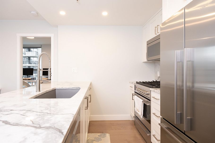 1006 928 Richards Street Vancouver, BC - 9