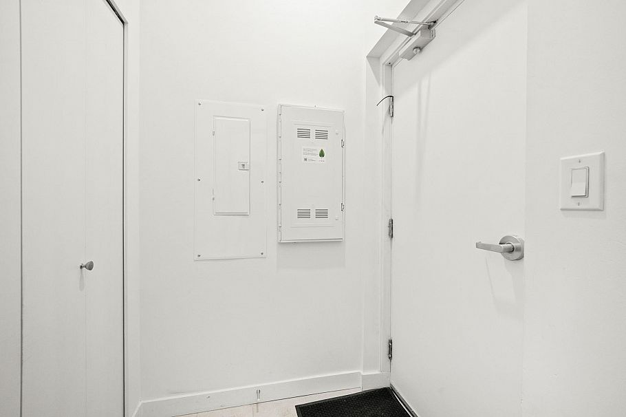 107 650 E 2nd Street North Vancouver, BC - 24