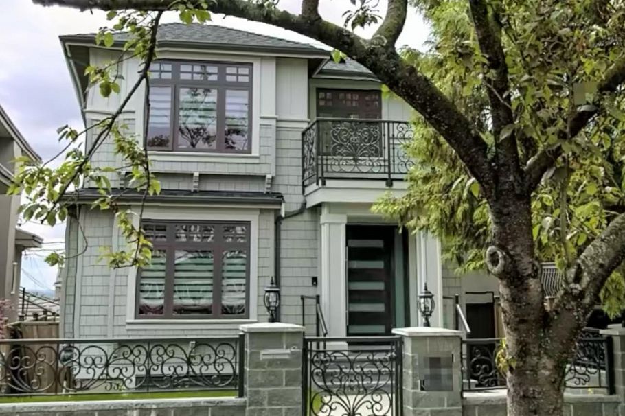 1176 E 60th Avenue Vancouver, BC - 1