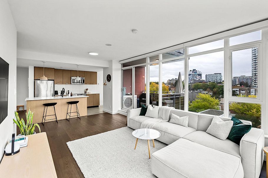 709 2321 Scotia Street Vancouver, BC - 8