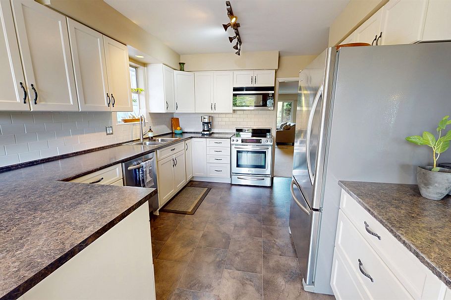 483 E 31st Avenue Vancouver, BC - 8