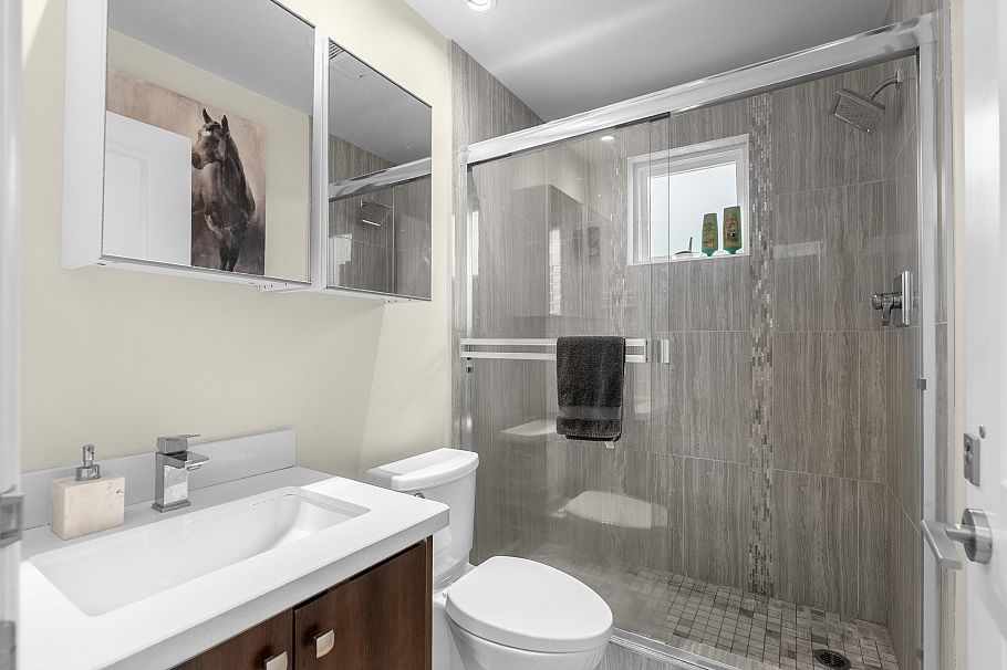 324 E 24th Street North Vancouver, BC - 29