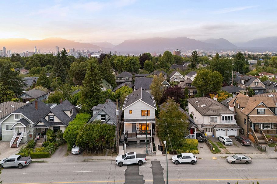 1 65 E King Edward Avenue Vancouver, BC - 28