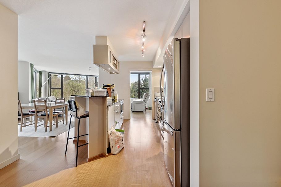 501 683 Victoria Park West North Vancouver, BC - 17