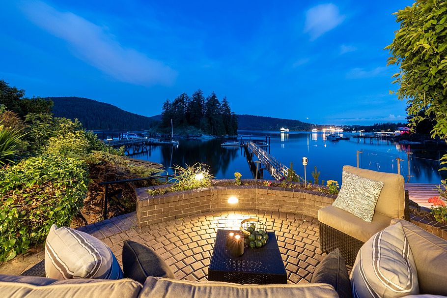 4625 Strathcona Road North Vancouver, BC - 5