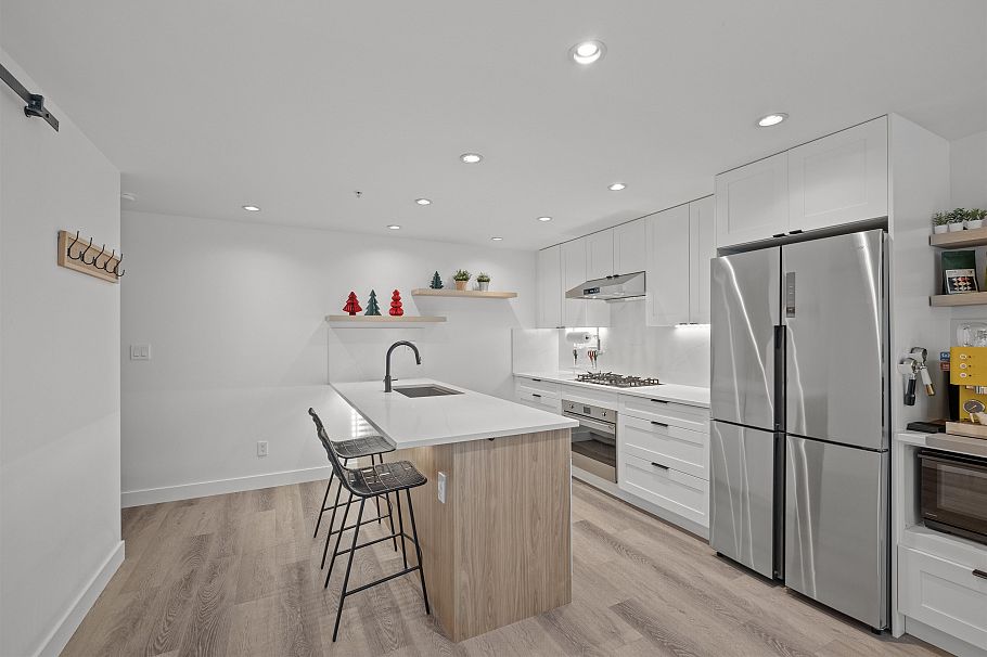 2405 Heather Street Vancouver, BC - 2