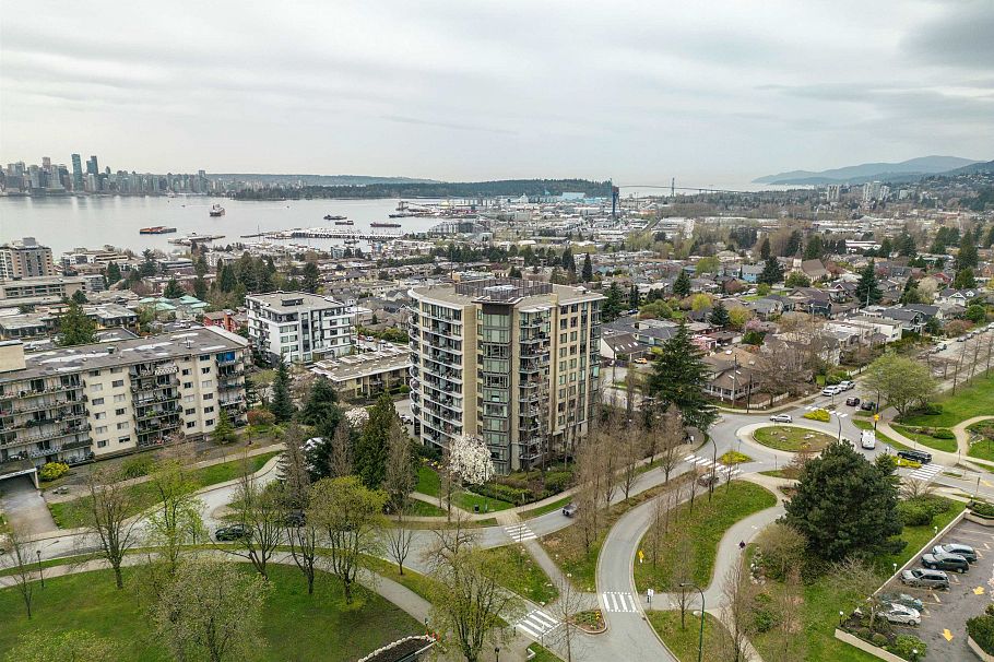 501 683 Victoria Park West North Vancouver, BC - 1