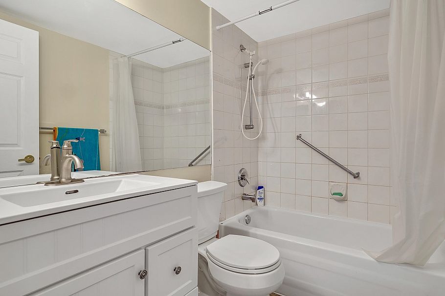 211 3624 Fraser Street Vancouver, BC - 21